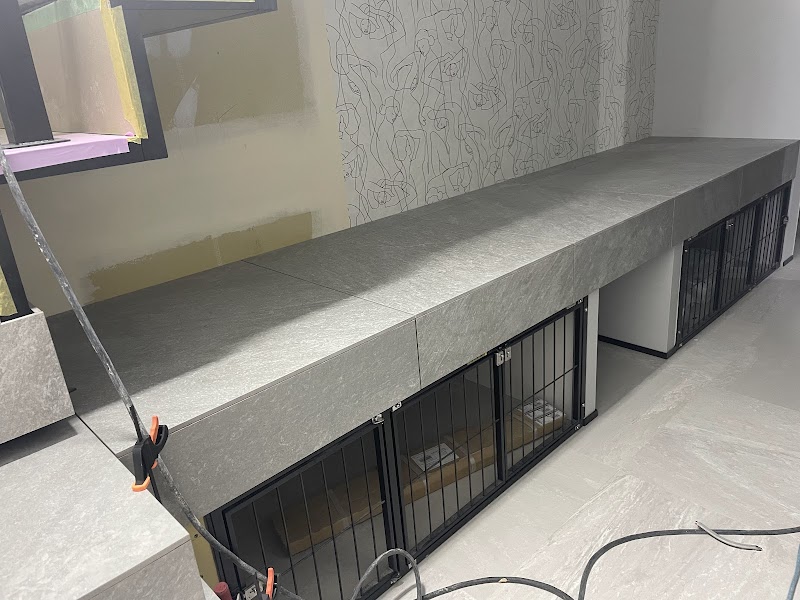 室内タイルカウンター 施工中